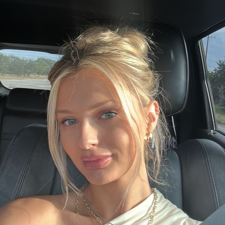 Profile Picture of Elise Bradfield (@elisebradfield) on Tiktok
