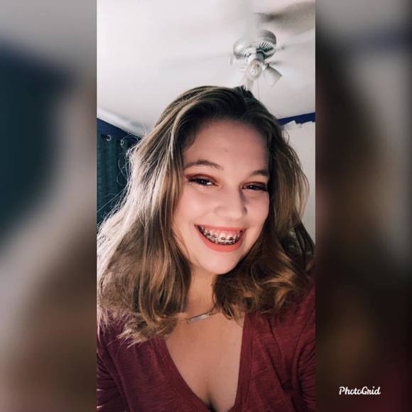 Profile Picture of Chantel Crowhurst (@daffy_duck) on Poshmark