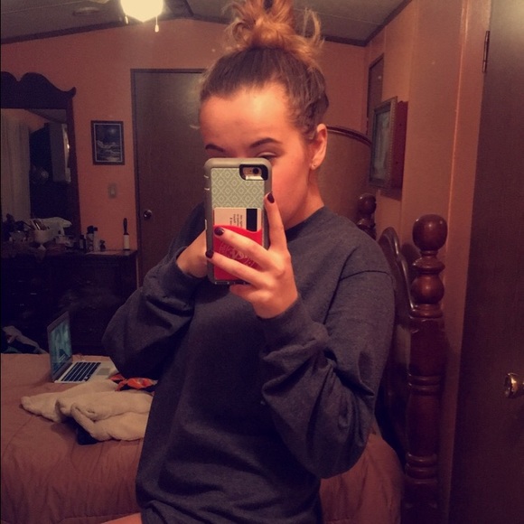 Profile Picture of Sarah Borofsky (@sarahhhbethb) on Poshmark