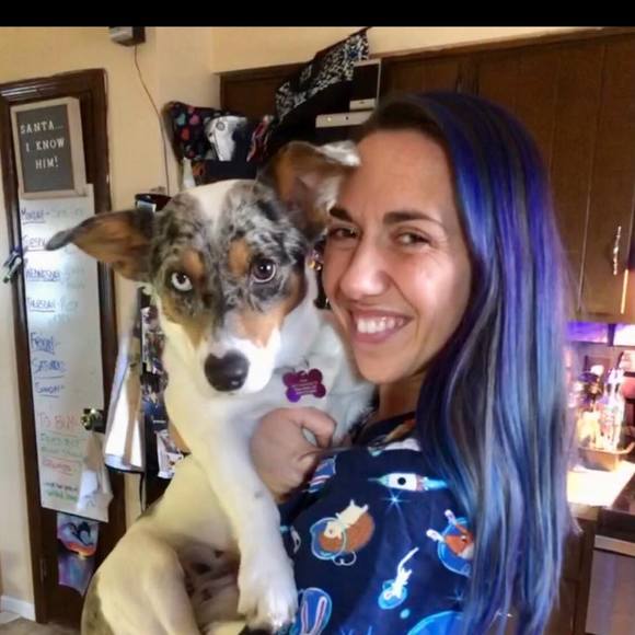 Profile Picture of Sarah James (@smo985) on Poshmark