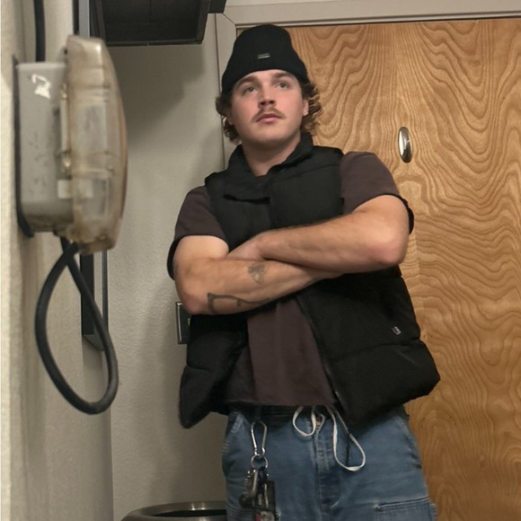 Profile Picture of Cole Ducan (@coleduncann) on Poshmark