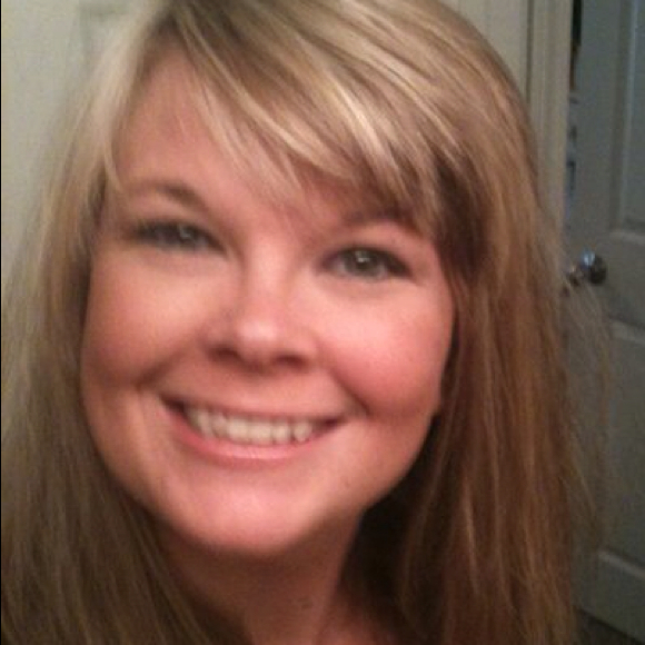 Profile Picture of Naomi Neff (@njoneff) on Poshmark