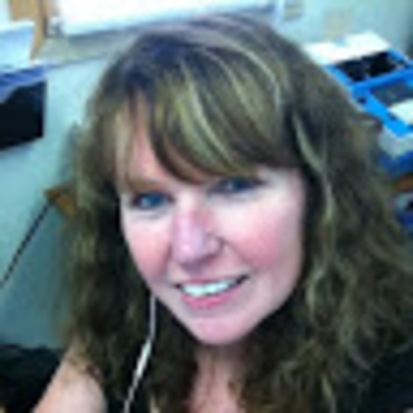 Profile Picture of Stacey Sprowl (@staceysprowl) on Poshmark