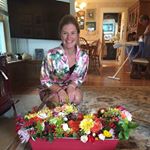 Profile Picture of gretchen bennett (@thebookcookblog) on Instagram