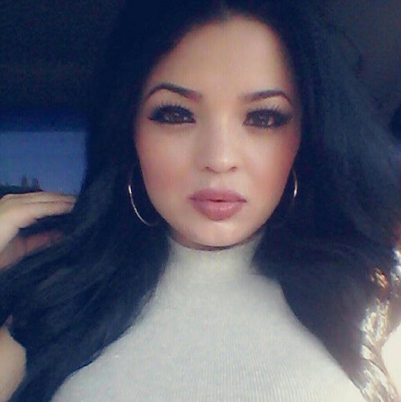 Profile Picture of Beenda Lopez (@aniita10) on Poshmark