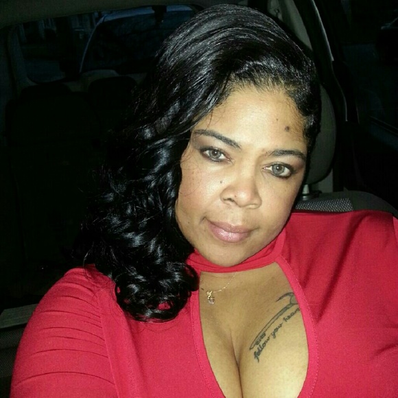 Profile Picture of Sandy Davis (@sslovely25) on Poshmark