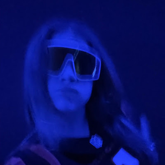 Profile Picture of Jackie Fossitt (@jackiefossitt) on Poshmark