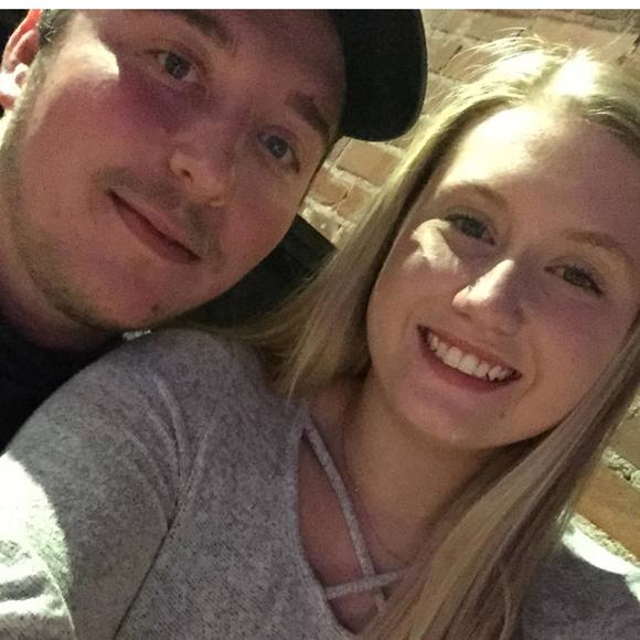 Profile Picture of Ashlee Roberts (@ashleerobert929) on Poshmark