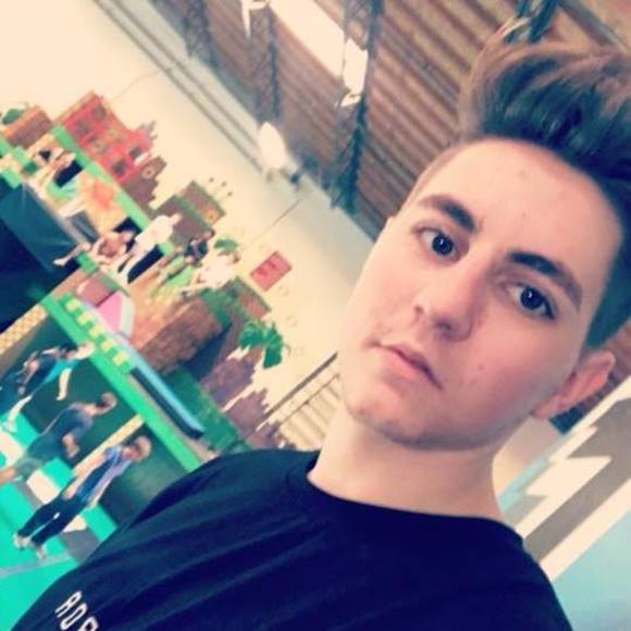 Profile Picture of Steven Kleeger (@stevenkleeger) on Poshmark