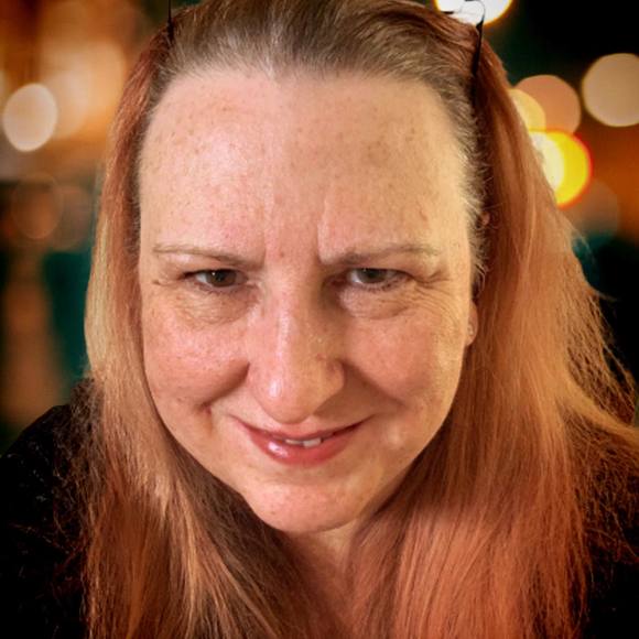 Profile Picture of Beth Pegues (@cjr3360) on Poshmark