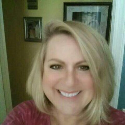 Profile Picture of Connie Mayberry (@sparklewoman19) on Twitter