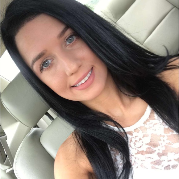 Profile Picture of Lauren Crimaldi (@littleonrz2009) on Poshmark