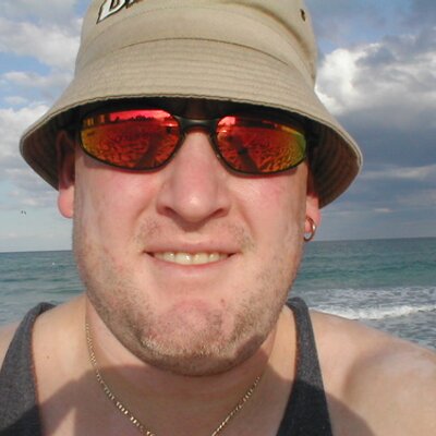 Profile Picture of Brian Mrozinski (@Stillrunning13) on Twitter