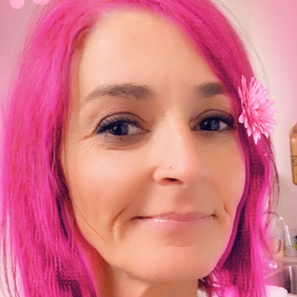 Profile Picture of Kristina Gurganious (@krisgurg) on Poshmark