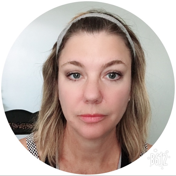 Profile Picture of Amy Plogmann (@amyjas) on Poshmark