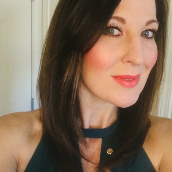 Profile Picture of Sarah Mccaw (@sarahrmccaw) on Poshmark