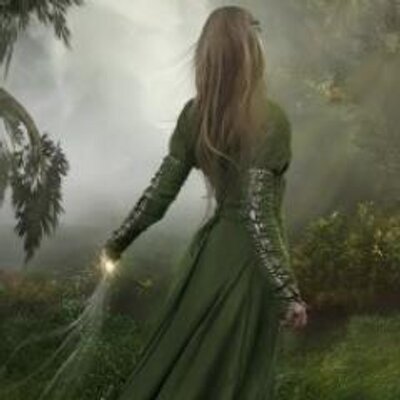 Profile Picture of Michelle Richards (@ArielThorne77) on Twitter