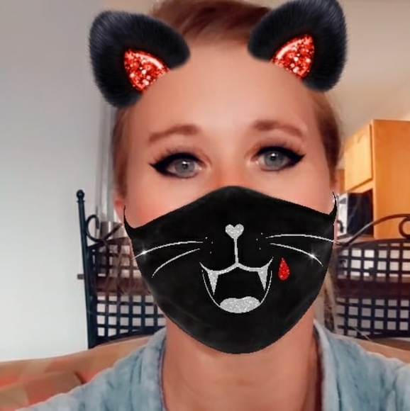 Profile Picture of Tess Woodsen (@twoodsen) on Poshmark