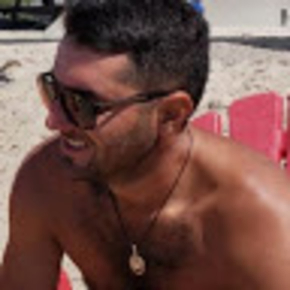 Profile Picture of Last Emigrant (@lastemigrant) on Poshmark