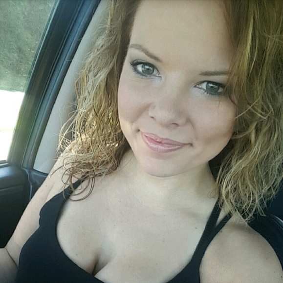 Profile Picture of Brittney Parsell (@bparsell07) on Poshmark