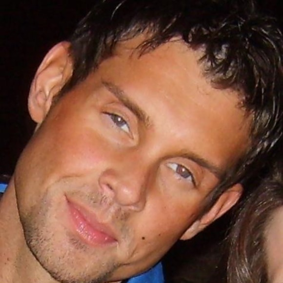 Profile Picture of Scotty w Harris (@scottywharris) on Poshmark