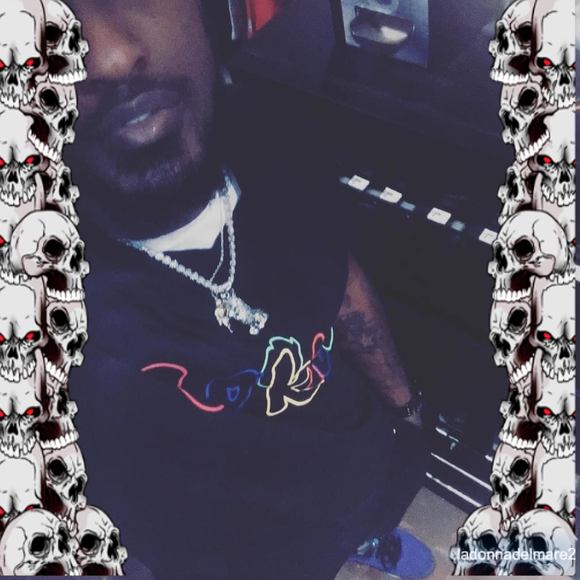 Profile Picture of Andre Savage (@andresavage872) on Poshmark