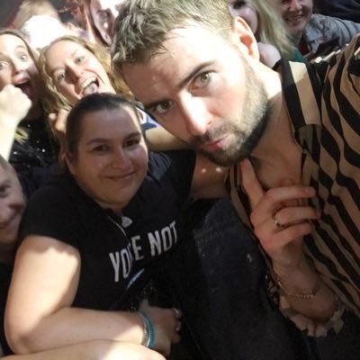 Profile Picture of Chrissie (@chrissielouenid) on Twitter