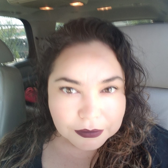 Profile Picture of Flor Loya-allen (@f_loya81) on Poshmark