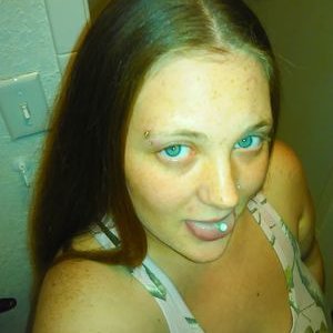 Profile Picture of Heather Earnest (@HeHeSmith2317) on Twitter