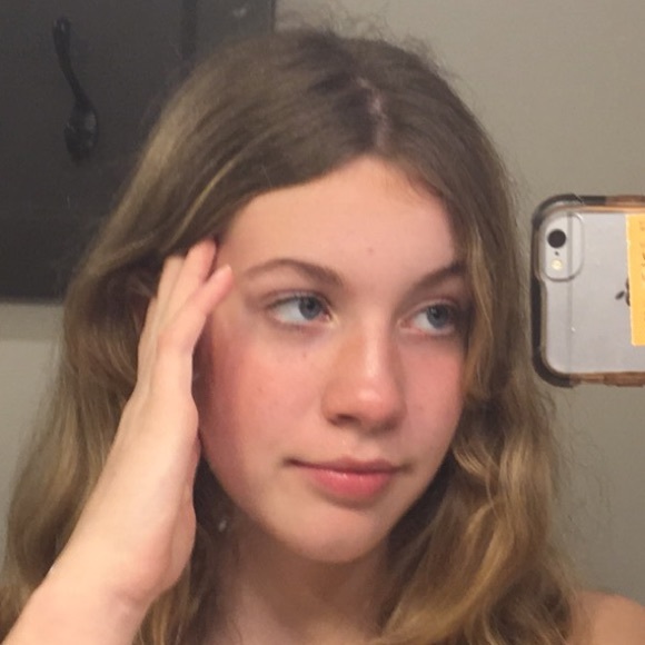 Profile Picture of Rachel Whitlow (@rachelwhitlow) on Poshmark