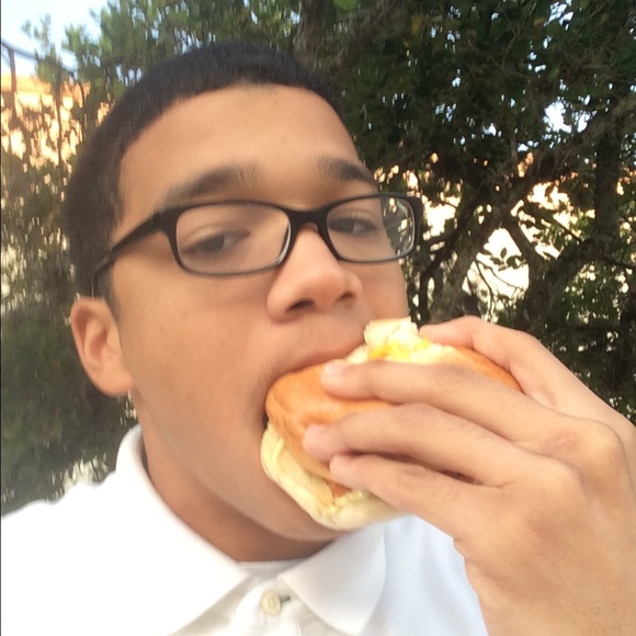 Profile Picture of Aaron Foster (@sirls) on Poshmark