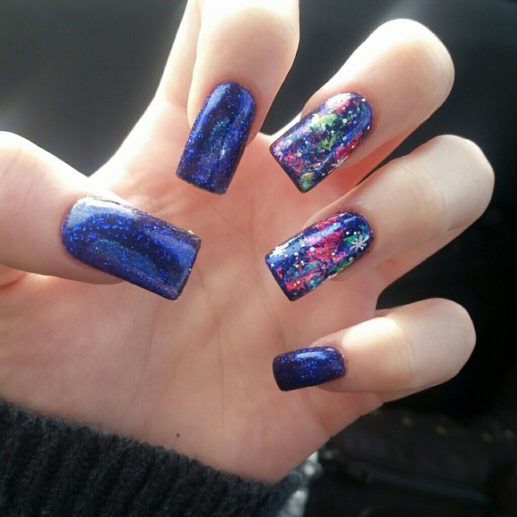 Profile Picture of Alivea Goncalves (@aliveag) on Poshmark