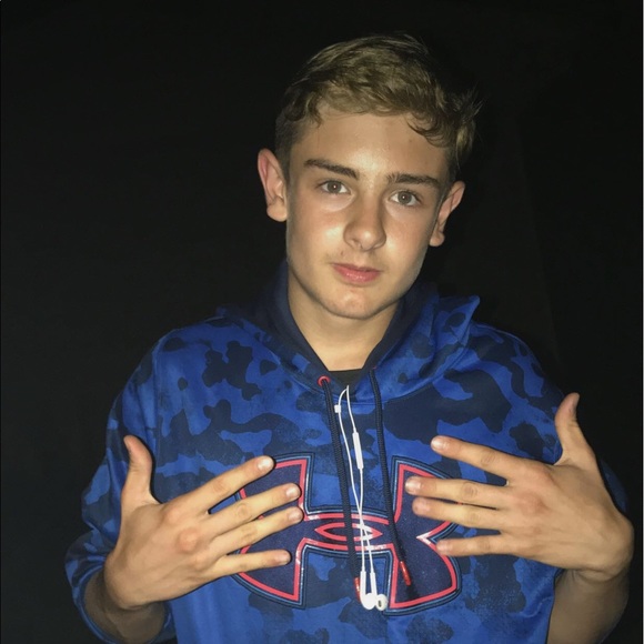 Profile Picture of Brendan Goeckel (@goeckel) on Poshmark