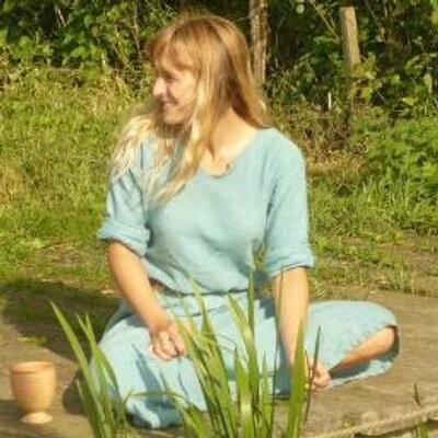Profile Picture of Elena Holm Larsen (@ElenaHolmLarsen) on Twitter