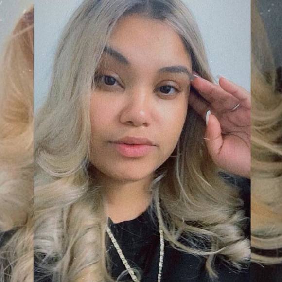 Profile Picture of Tati Gonzalez (@sumamasota) on Poshmark