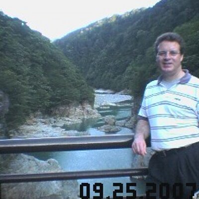 Profile Picture of Neil Sharpe (@pianoneil) on Twitter