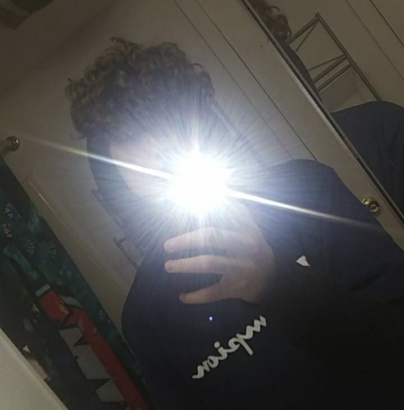 Profile Picture of Damien Greene (@damiengreene27) on Poshmark