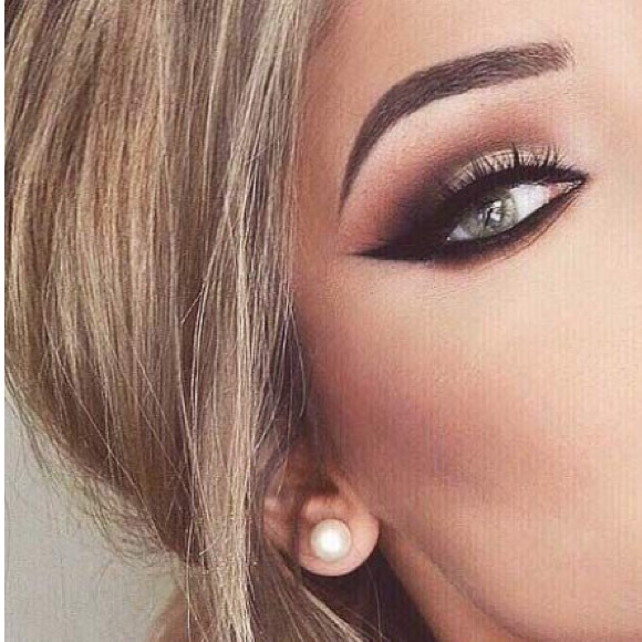 Profile Picture of Frishta Frishta (@frishtah) on Poshmark