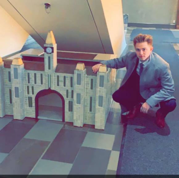 Profile Picture of Chris Tan (@tanchris20) on Poshmark