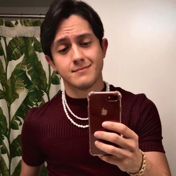 Profile Picture of Alex Galindo (@galindoalex78) on Poshmark