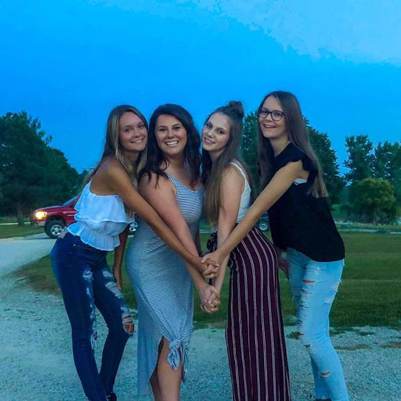 Profile Picture of Morgan St clair (@mstclair16) on Poshmark