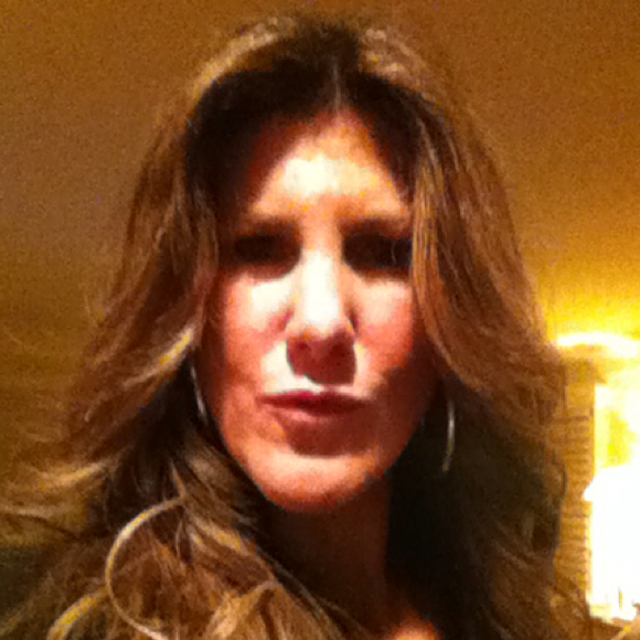 Paula Mates - Poshmark Profile Picture of Paula Mates (@paulalynne429) on Poshmark