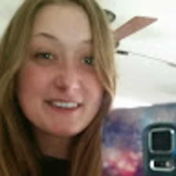 Profile Picture of Brianna Mensing (@breebree0602) on Poshmark