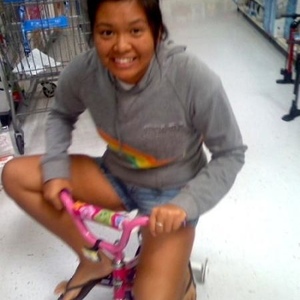 Profile Picture of Christine Farin (@cf916) on Myspace