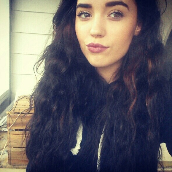 Profile Picture of Cymoril Terpenning (@cymoril_1999) on Poshmark