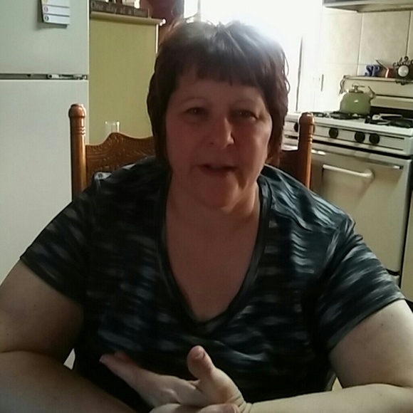 Profile Picture of Bridget Emert (@bemert62) on Poshmark