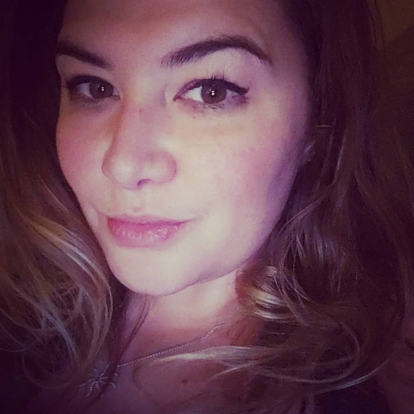 Profile Picture of Jessica Yackell (@jesskaelder) on Poshmark