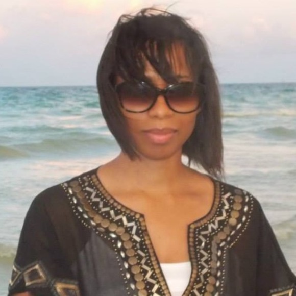 Profile Picture of Kandy Wright (@kandy38) on Poshmark