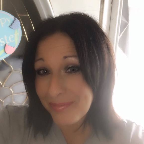 Pam Short - Poshmark Profile Picture of Pam Short (@peekaye14) on Poshmark