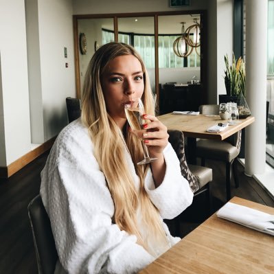 Profile Picture of Lily Parsons (@lilsparsons) on Twitter
